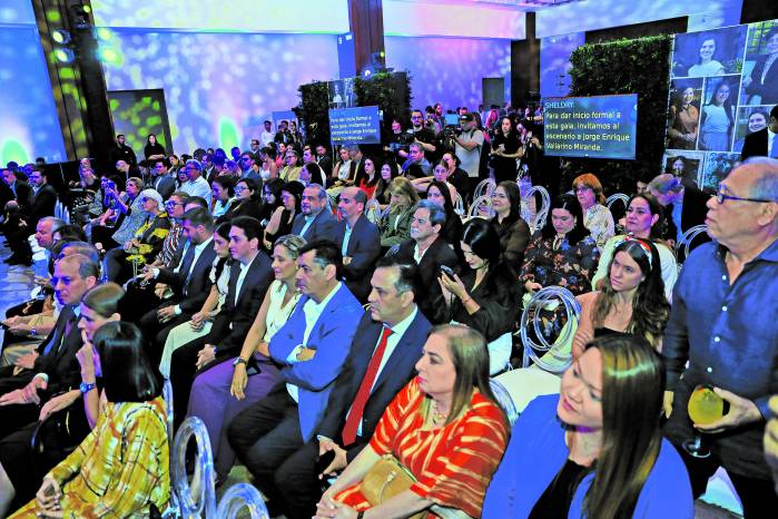 La gala incluyó un espacio de encuentro entre representantes del sector privado, organizaciones sociales y emprendedoras comprometidas con el desarrollo del país.
