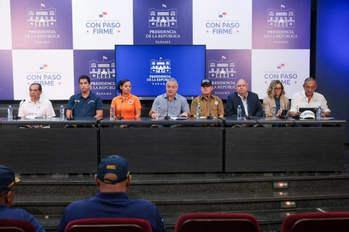 El ministro de Obras Públicas respondió durante una conferencia de prensa.