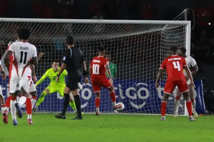 Durante el encuentro con los medios, Mulino también respondió a una pregunta que se generó entre los presentes: si Panamá clasifica al Mundial, ¿el día siguiente sería libre para todos los panameños?