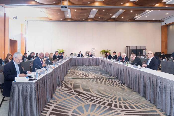 Mitin en Norfolk reúne a expertos internacionales para definir estrategias clave del Canal de Panamá.