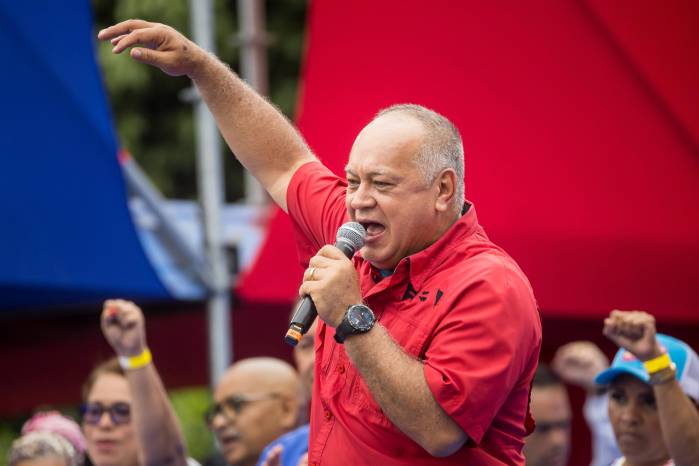 Cabello, quien ofreció su declaración junto a un grupo de militares, subrayó la importancia de la ‘resistencia activa prolongada’.