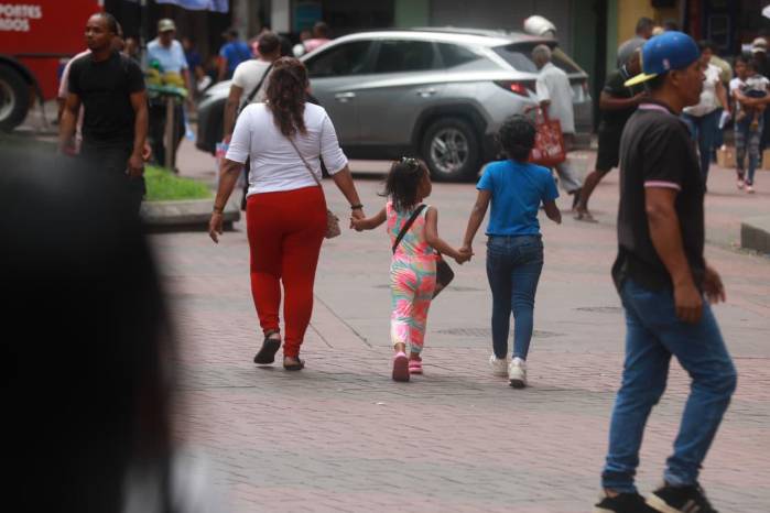 La familia panameña realiza salidas tradicionales los domingos para aprovechar los espacios públicos.