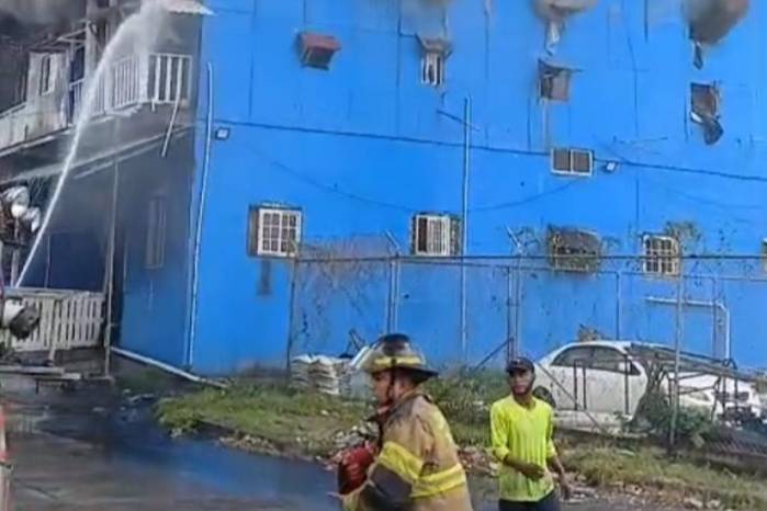 Bomberos atienden incendio en La Macarronera de Calidonia