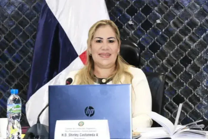 ‘En reunión celebrada hoy domingo 29 de junio, con la bancada del PRD, me comunicaron (los diputados) el apoyo unánime de esa bancada legislativa’, dijo Castañedas.