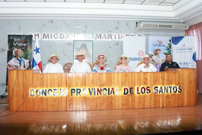 La rueda de prensa se llevó a cabo esta mañana en el Concejo Provincial de Los Santos.
