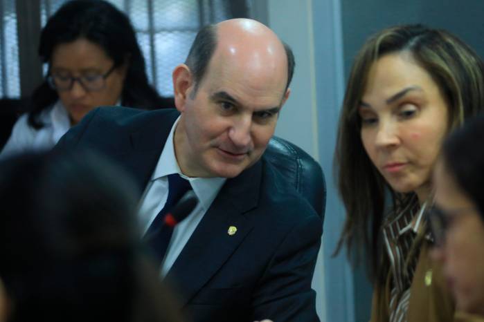 La discusión del presupuesto 2027 enfrenta cuestionamientos por las modificaciones a las partidas de distintas instituciones.