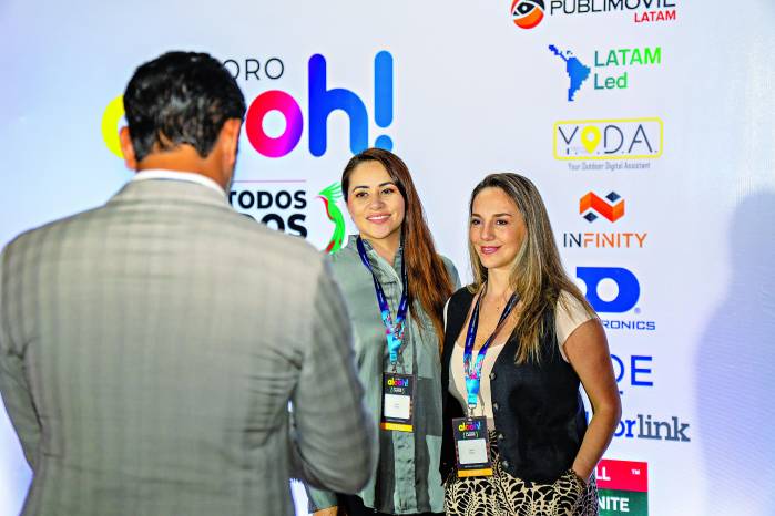 La presencia de Publimovil se hizo notar en cada espacio del evento, reflejando su compromiso con el crecimiento y desarrollo del medio exterior en Latinoamérica.