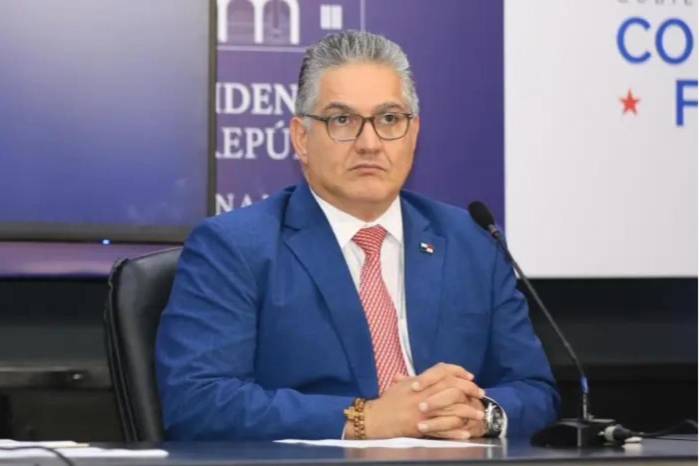 Sobre la llegada de Ventura Vega al Meduca, Orillac afirmó que su designación se produce tras la renuncia de Molinar y defendió su capacidad para sumir el cargo.