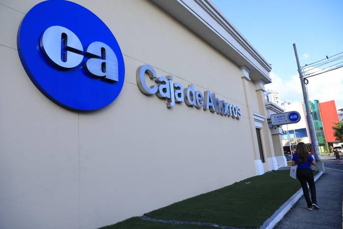 La Caja de Ahorros, es el segundo banco estatal, que cuenta Panamá.