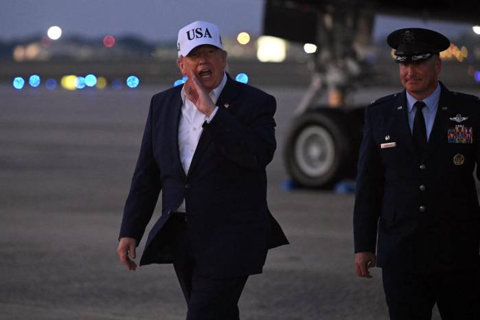 Donald Trump recorrió la nueva Biblioteca Theodore Roosevelt e interactuó con una recreación digital del expresidente antes de volver a referirse al Canal de Panamá.