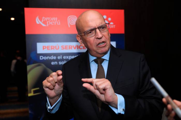 El embajador de Perú en Panamá, Mario López Chávarri, conversó con La Estrella de Panamá, durante el Perú Service Summit 2026.