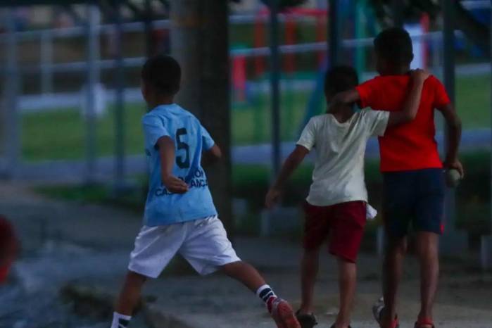 Más del 50% de niños y adolescentes que forman parte de esta estadística vienen de familias monoparentales, evidenciando la desintegración actual de los hogares panameños.