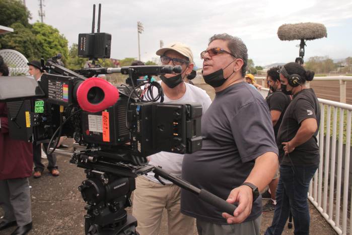 Brown es co-dirigida por Ricardo Aguilar y Manolito Rodríguez.