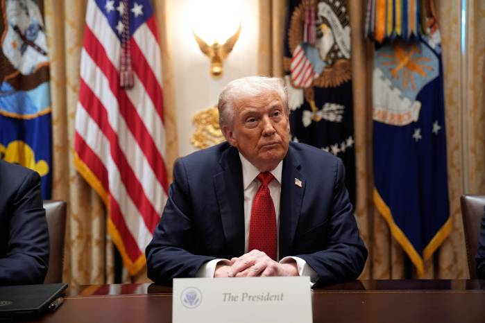 Trump advirtió a los periodistas sobre una supuesta reducción del tráfico de “drogas por mar”.