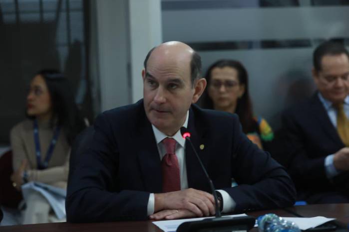 El ministro de Economía y Finanzas, Felipe Chapman.