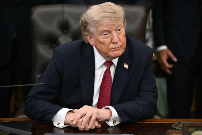 Donald Trump amenazó con intensificar los bombardeos si Irán responde a las operaciones militares estadounidenses.