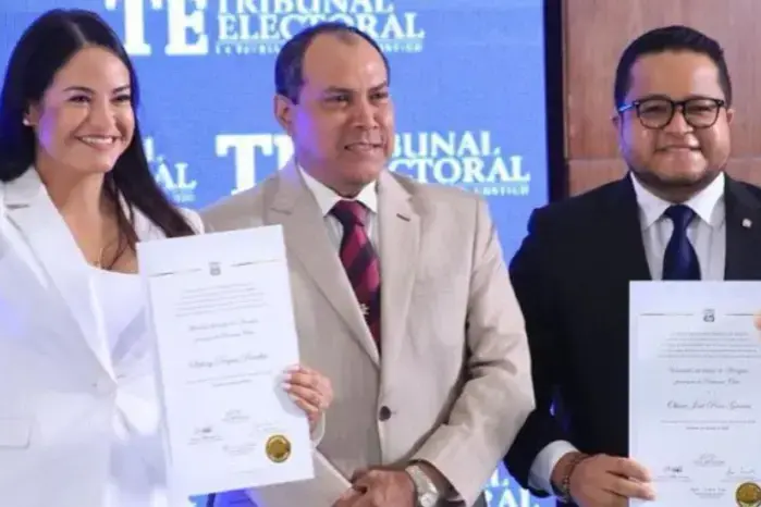 Stefany Peñalba, Alcaldesa de Arraiján, junto a su vicealcalde, Oliver Joel Ríos.