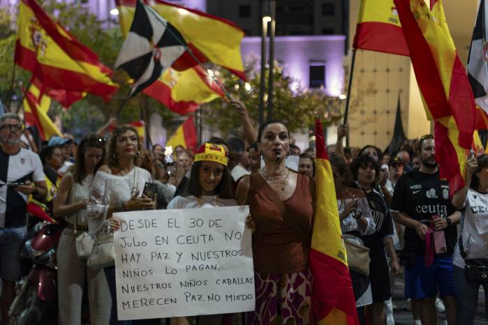 Los residentes de Ceuta aseguran sentirse abandonados por las autoridades.