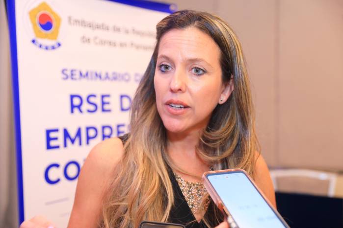 Samsung, su gerente de ciudadanía corporativa, María Fernanda Hernández.
