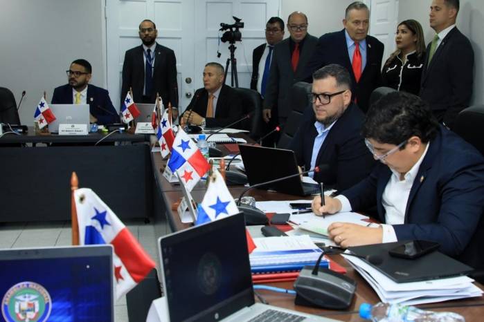 El proyecto, que será debatido en los próximos días, incorpora cambios recomendados por la Asamblea sin alterar el monto global del presupuesto.