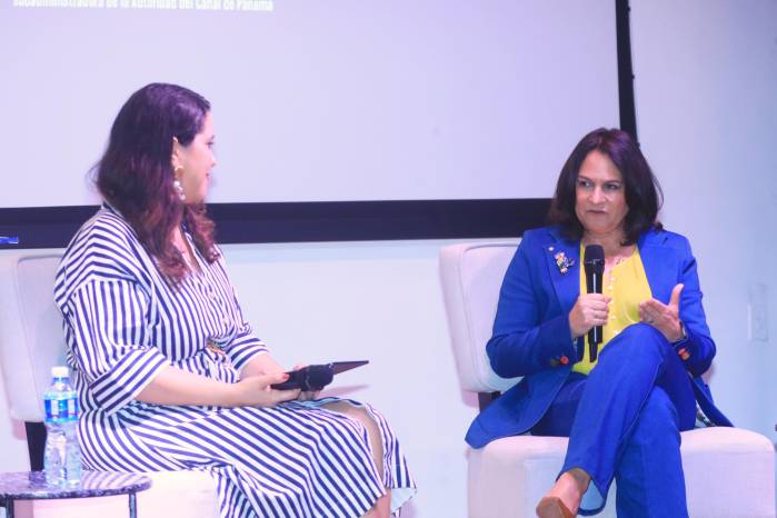 La futura administradora del Canal abordó además el techo de cristal que existe en torno al talento laboral femenino.