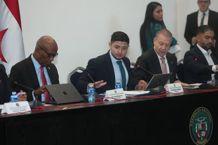 La Comisión de Economía y Finanzas de la Asamblea Nacional es la encargada de los debates con los sectores involucrados.