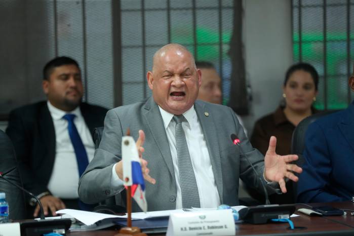 El presidente del PRD y diputado Benicio Robinson dijo que en el pasado consideró que Panamá no estaba preparado para verlo como presidente de la Asamblea Nacional ni de la República.