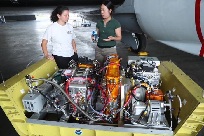 Este es uno de los 17 instrumentos que viaja a bordo de la aeronave de alta altitud WB-57 de la NASA para estudiar al fondo la estratosfera.
