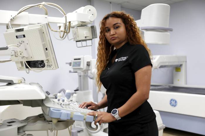 Ha recibido múltiples reconocimientos, incluyendo la Revista Forbes como una de las 100 Mujeres más Poderosas de Centroamérica en 2022.