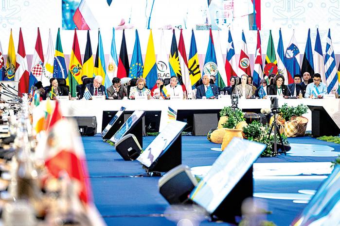 A la IV Cumbre CELAC-UE, que se realizó en Santa Marte, Colombia, solo asistieron nueve jefes de Estado y Gobierno.