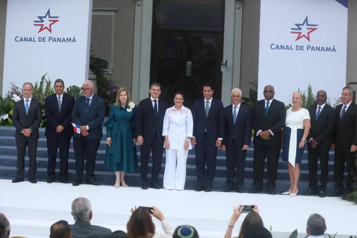 Al acto también asistieron el presidente y la primera dama, José Raúl y Maricel Mulino.