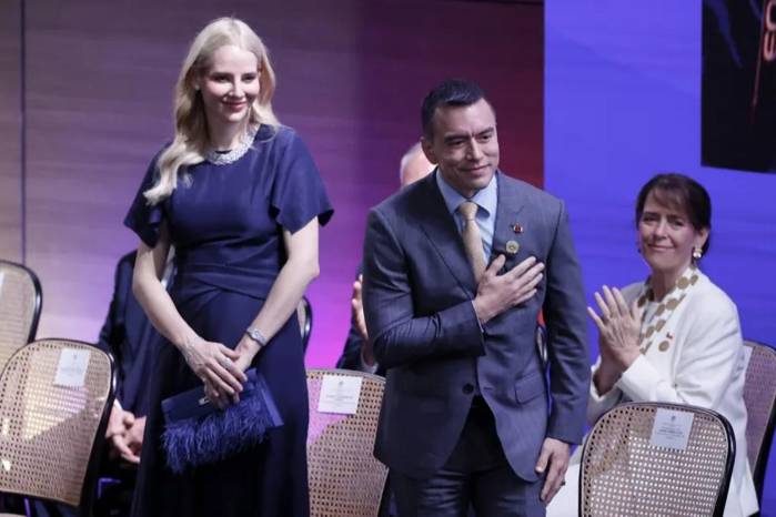 El presidente de Ecuador, Daniel Noboa (d), y la primera dama, Ángela Lavinia Valbonesi Acosta, en una fotografía de archivo.