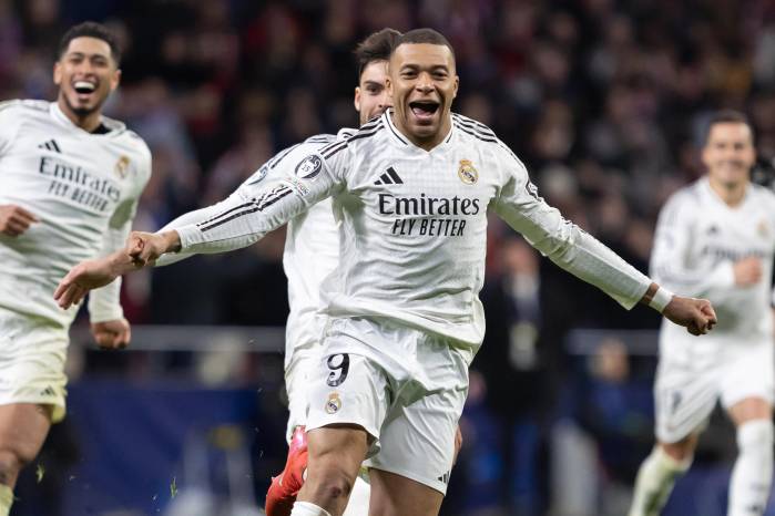 El gran protagonista de la noche fue Kylian Mbappé, autor de los dos goles merengues que permitieron al conjunto blanco llevarse tres puntos de enorme importancia en la lucha por el campeonato.