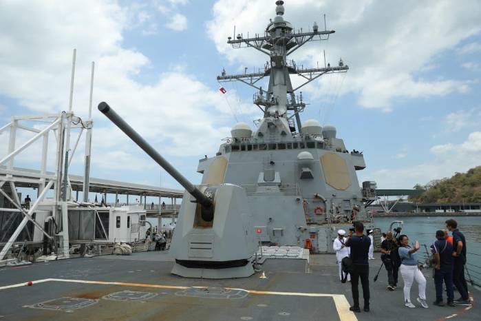 Visita del buque USS Gridley.