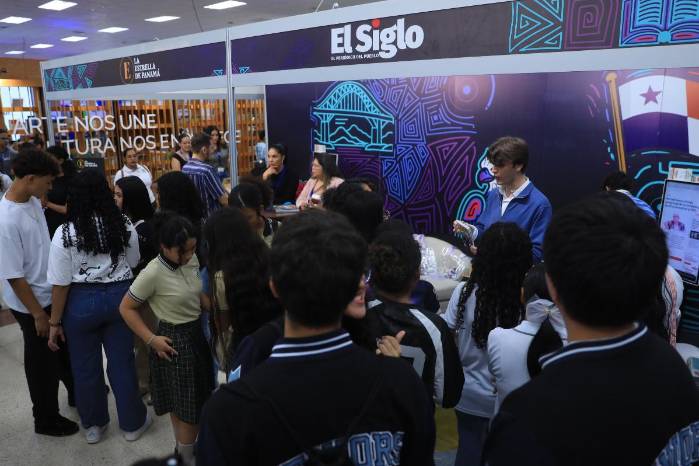 Stand de La Estrella de Panamá y El Siglo en la FIL Panamá 2026.