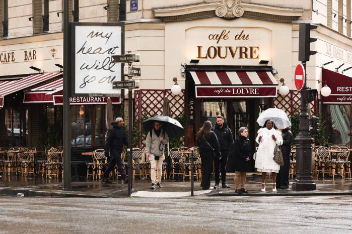 'My Heart Will Go On' en uno de los pósteres que se pudo ver en París (Francia).