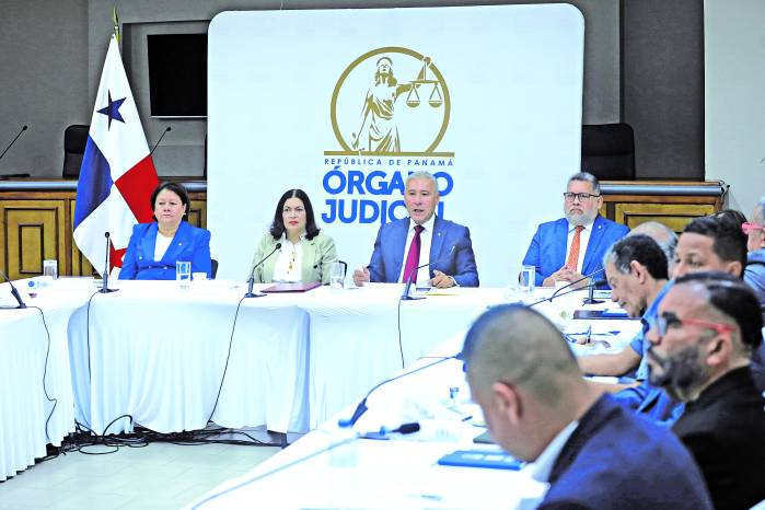 Conversatorio sobre los “Avances de la Reforma Procesal Civil”.