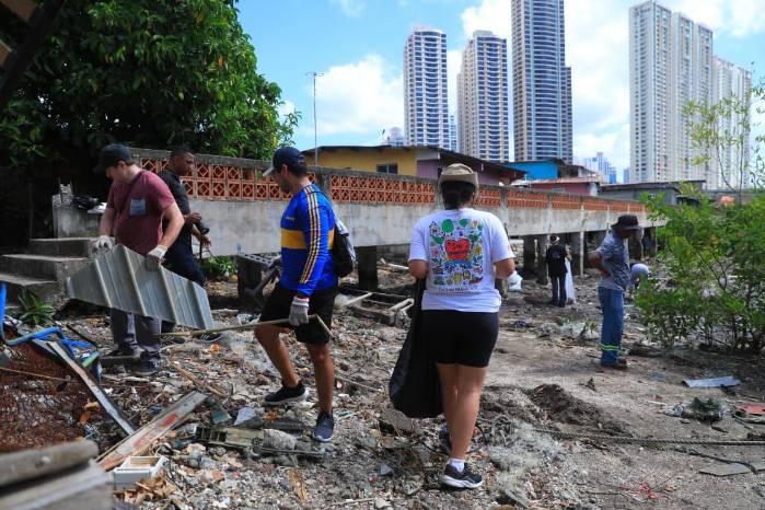 La limpieza de Boca La Caja se suma a las actividades desarrolladas durante abril.