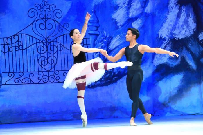 La ministra de Cultura Maruja Herrera participó de la puesta en escena de ‘El Cascanueces’.