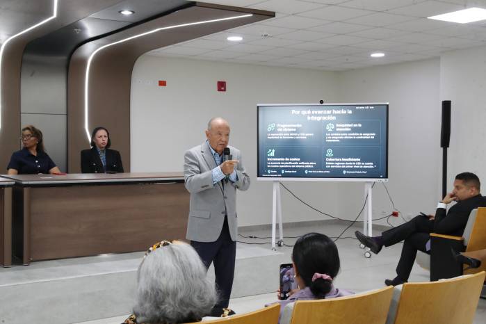 Presentacion de avances del plan de integracion del sistema publico de salud.