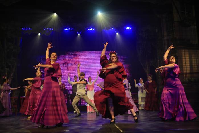 Bailarinas de flamenco participan durante un ensayo este viernes, en Ciudad de Panamá (Panamá).