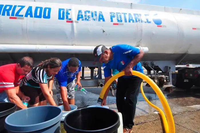 El IDAAN proyecta alquilar camiones cisterna modelos 2026 y 2027 durante 36 meses para abastecer de agua potable a regiones sin suministro regular.