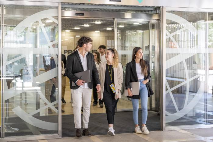 La empresa española de seguridad privada Prosegur figura en la clasificación ‘Mejores empresas para trabajar en España 2025’ que recientemente ha publicado la revista Forbes.