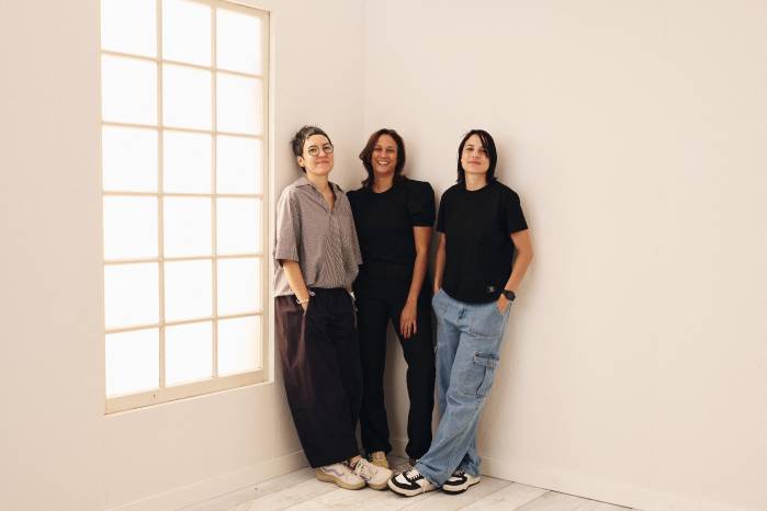 Ana Endara Mislov, Isabella Gálvez y Jenny Navarrete de ‘Querido Trópico durante el Festival Internacional de Cine de Toronto.