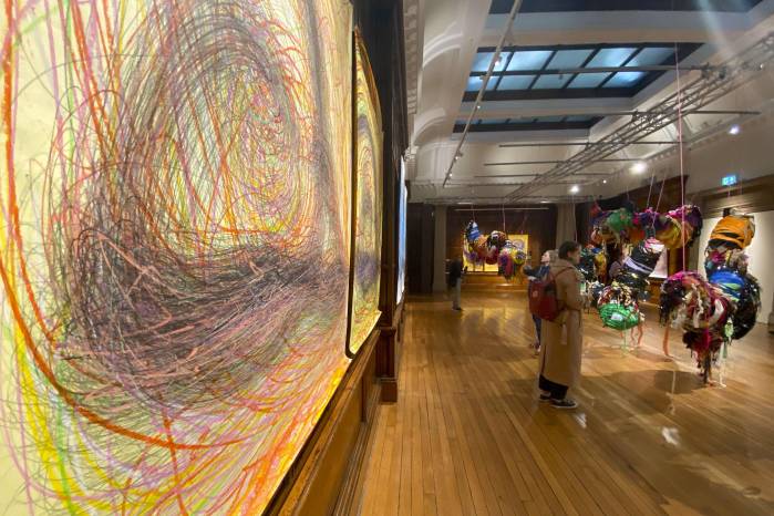 Instalaciones que la artista escocesa Nnena Kalu.