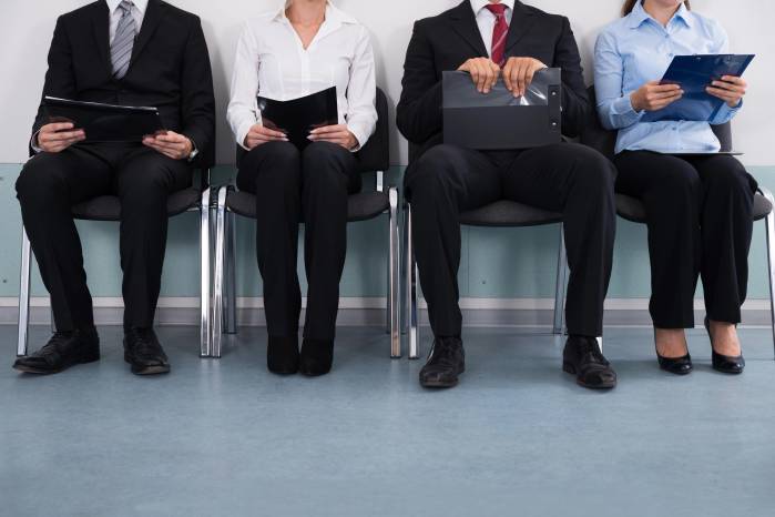 El organismo también advierte que entre 2023 y 2025 el desempleo juvenil aumentó en ocho de las once subregiones del mundo.