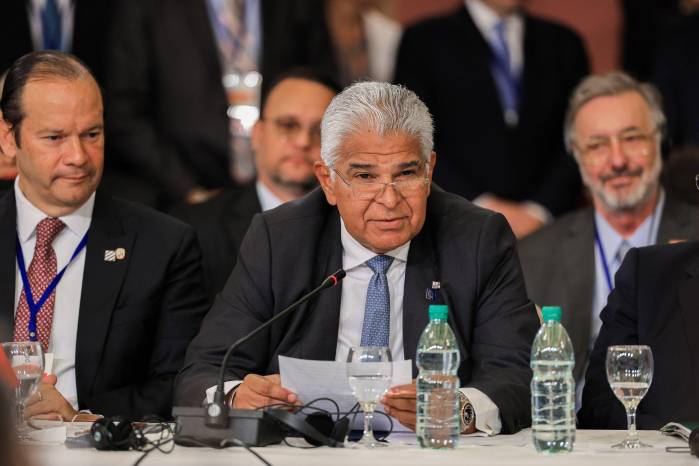 José Raúl Mulino, presidente de Panamá, consolidó en su primer año de gobierno una activa política exterior marcada por visitas oficiales, foros económicos y cumbres regionales.