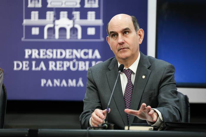 El ministro de Economía y Finanzas, Felipe Chapman