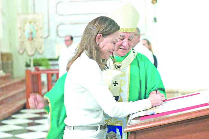María Corina Machado y el monseñor José Domingo Ulloa.