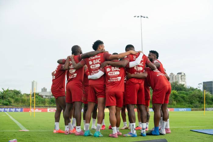 La selección de Panamá previo a un entrenamiento.
